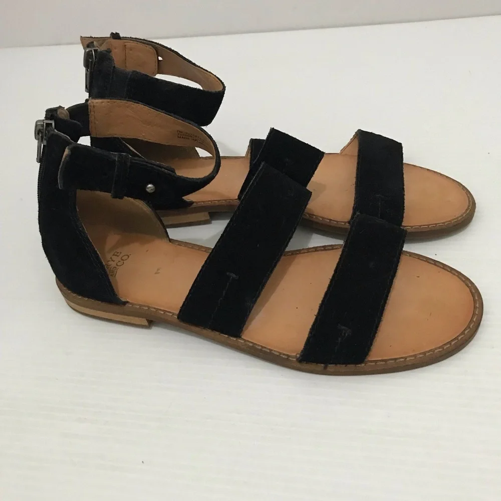 Frye And Co Black Suede Strap Zippered Evie Flat Sandal Size 8